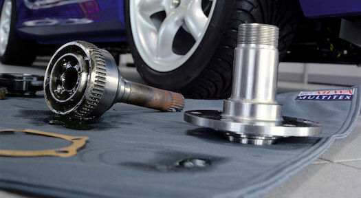 Oil-trapping mat absorbs up to three litres of fluid