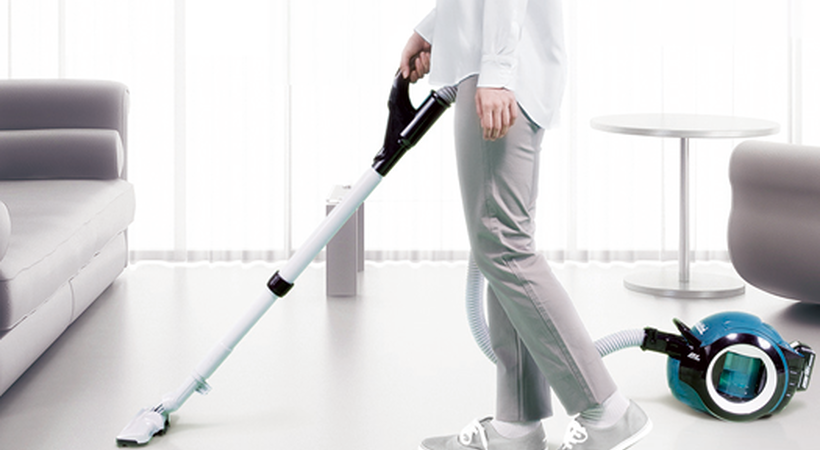 Makita's Cordless 36v L-Class dust extractor & 18v Vacuum