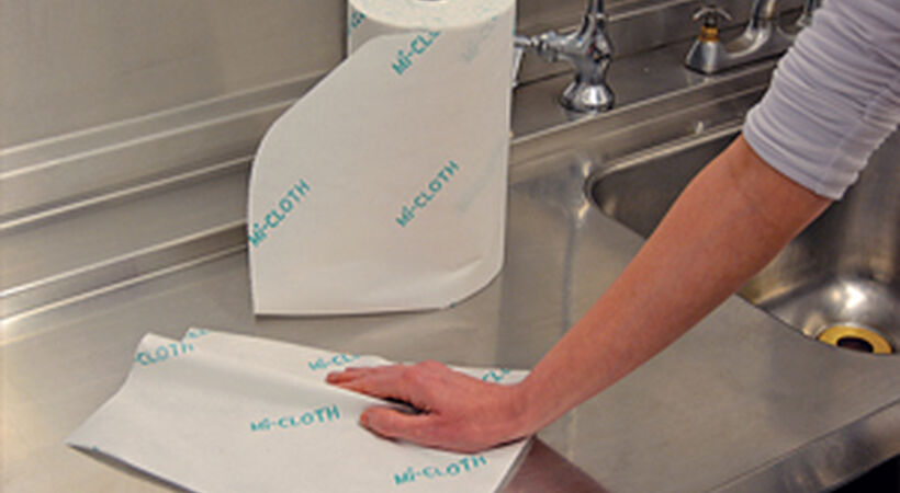 Disposable microfibre on a roll
