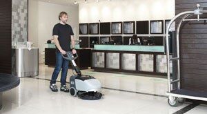 Compact scrubber dryer for small area cleaning