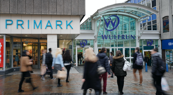 Combined service provider contract for multiple shopping centres