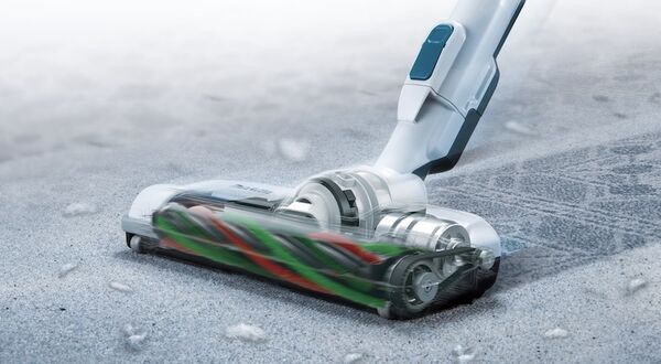 New CL004G extends Makita's vacuum cleaner range